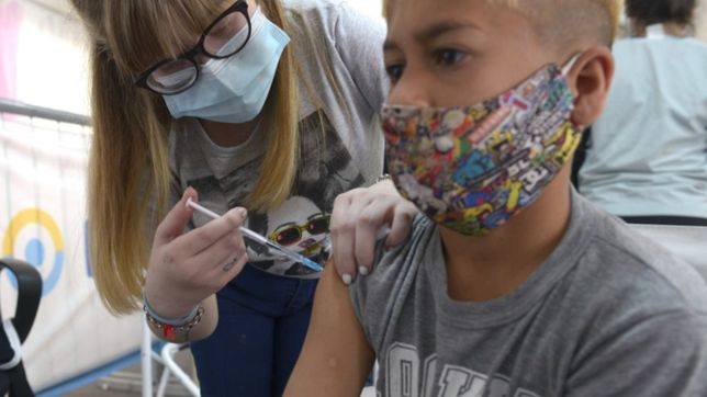 la oms asegura que los chicos y adolescentes no necesitan refuerzo de la vacuna