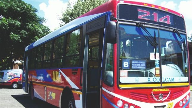 balearon a un trabajador de una linea de micros de la plata que se resistio a un robo