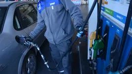 ypf aumenta 1% los combustibles este jueves y luego congelara los precios por 45 dias ypf aumenta 1% los combustibles este jueves y luego congelara los precios por 45 dias