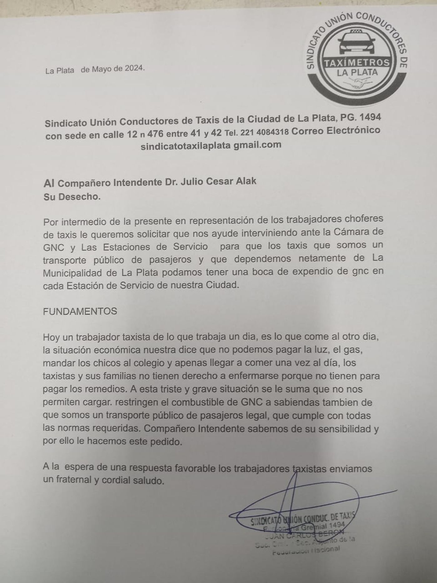 Los taxistas presentaron una nota ante la Municipalidad de La Plata, pidiendo su intervención.