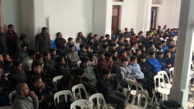 el lobo capacito a sus juveniles en el uso responsable de redes sociales en el deporte