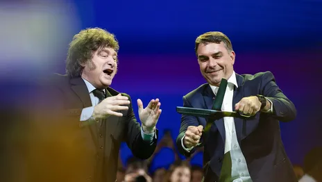 Milei apoyó la candidatura presidencial del hijo de Bolsonaro en Brasil