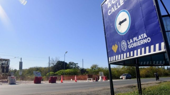 las obras hidraulicas en una calle estrategica de city bell generan cortes y desvios