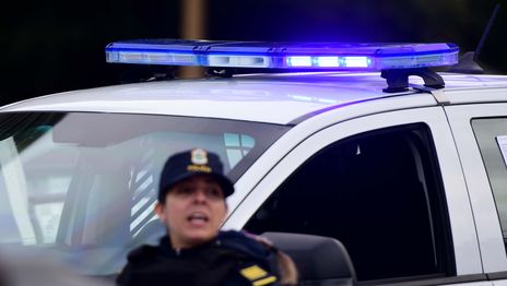 Dos motochorros intentaron sacarle la moto a un vecino, pero huyó y lo balearon