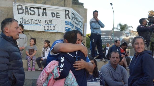represion en el bosque: la familia de lolo regueiro pide ser parte en la causa penal
