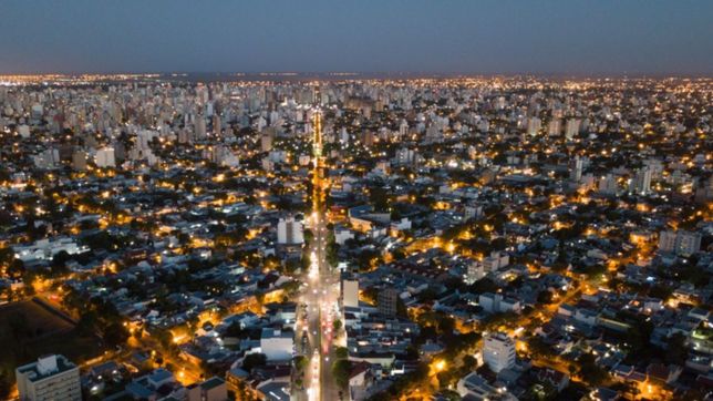 los platenses gastaron 88 millones en alumbrado publico, un 350% mas de lo previsto