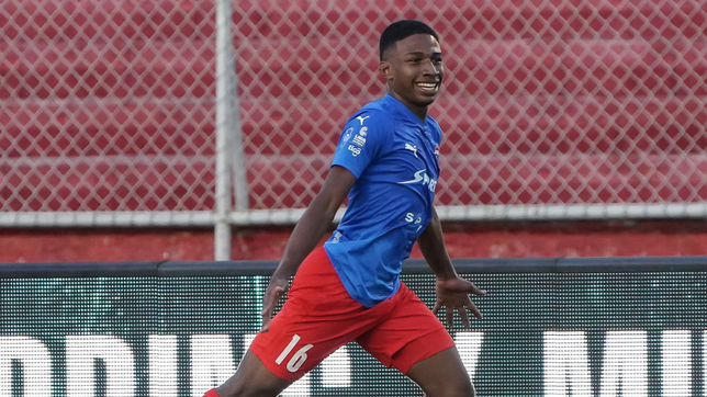 ¿quien es el joven talento panameno que dominguez saludo por su cumpleanos y que busca el inter de italia?