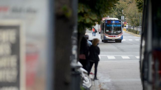 choferes de micros amenazan con un paro general si no llegan a un acuerdo salarial