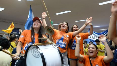 Voto a voto, con enojos y festejos: así se vivió la definición de las elecciones en La UNLP