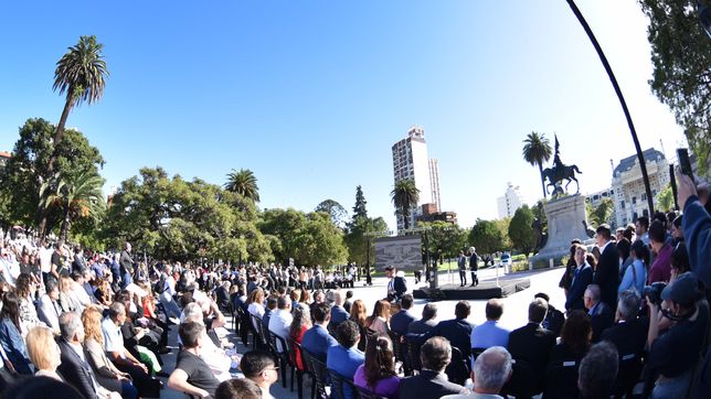 tras 9 meses de trabajo, inauguraron las obras de renovacion de la plaza san martin