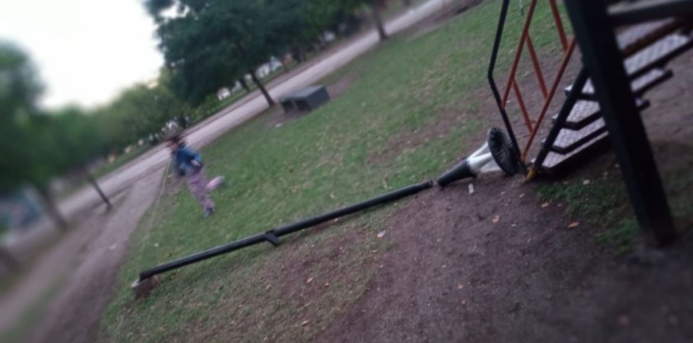 poste caído - plaza azcuénaga