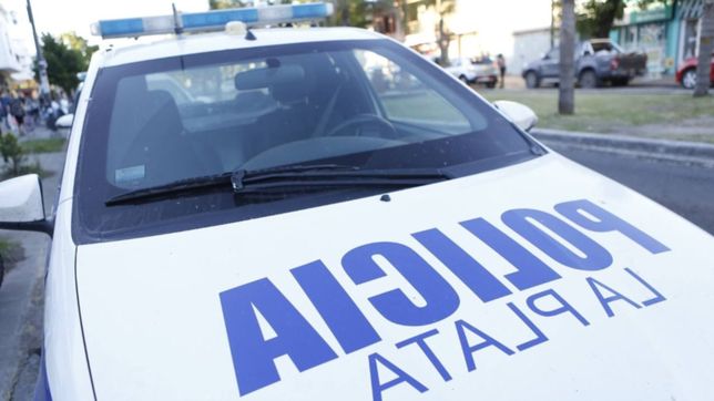 persecucion, tiros y piedrazos: se resistieron a un control y atacaron a dos policias