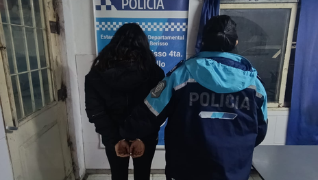 Detienen en Berisso a una mujer acusada de agredir a sus dos hijas menores Detienen en Berisso a una mujer acusada de agredir a sus dos hijas menores