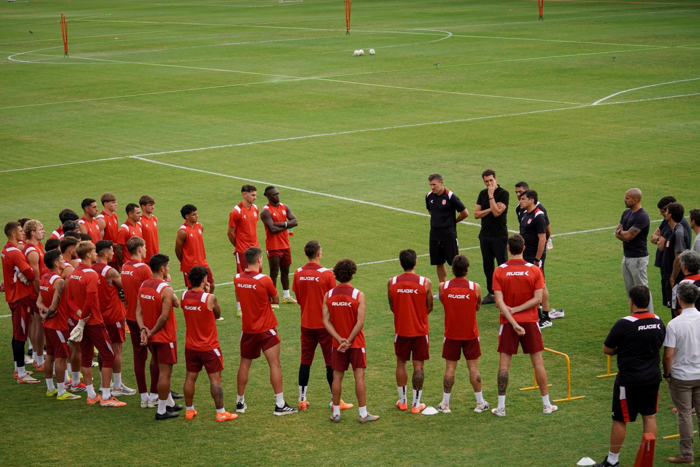 Entrenamiento Cacique Medina Estudiantes