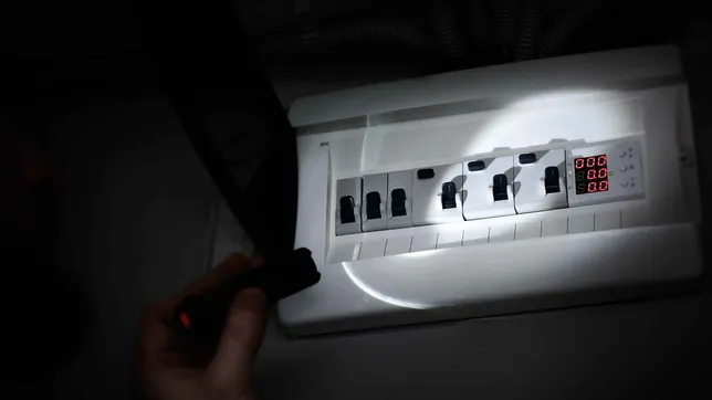 ya sin cortes barriales, la luz empieza a volver a los hogares y se trabaja en casos puntuales