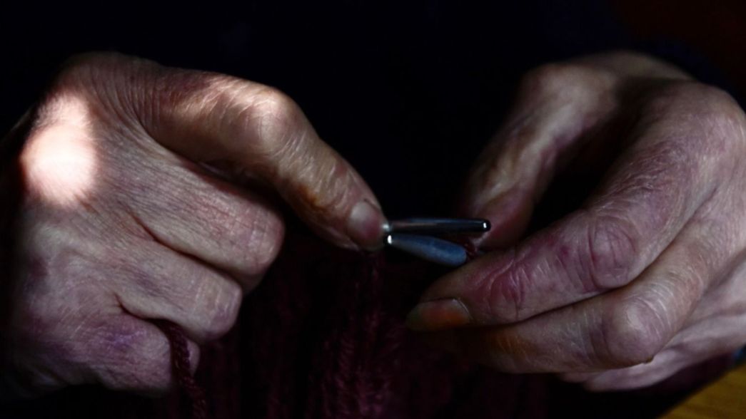 Golpearon y torturaron a una abuela de 91 años en un feroz asalto en La Plata