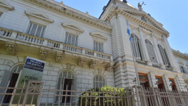 la corte bonaerense habilito la presencialidad para trabajadores vacunados con una dosis