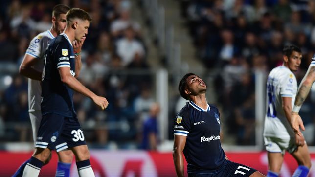 gimnasia fue mas, pero sufrio una dolorosa derrota en el bosque y corto la racha positiva