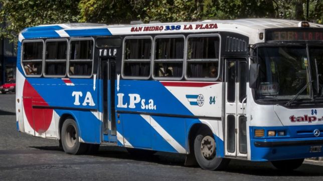 un paro del talp sin previo aviso sorprendio a los usuarios en la terminal de la plata