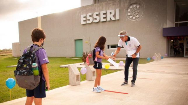 provincia advierte que le quitara las habilitaciones a los colegios rebeldes