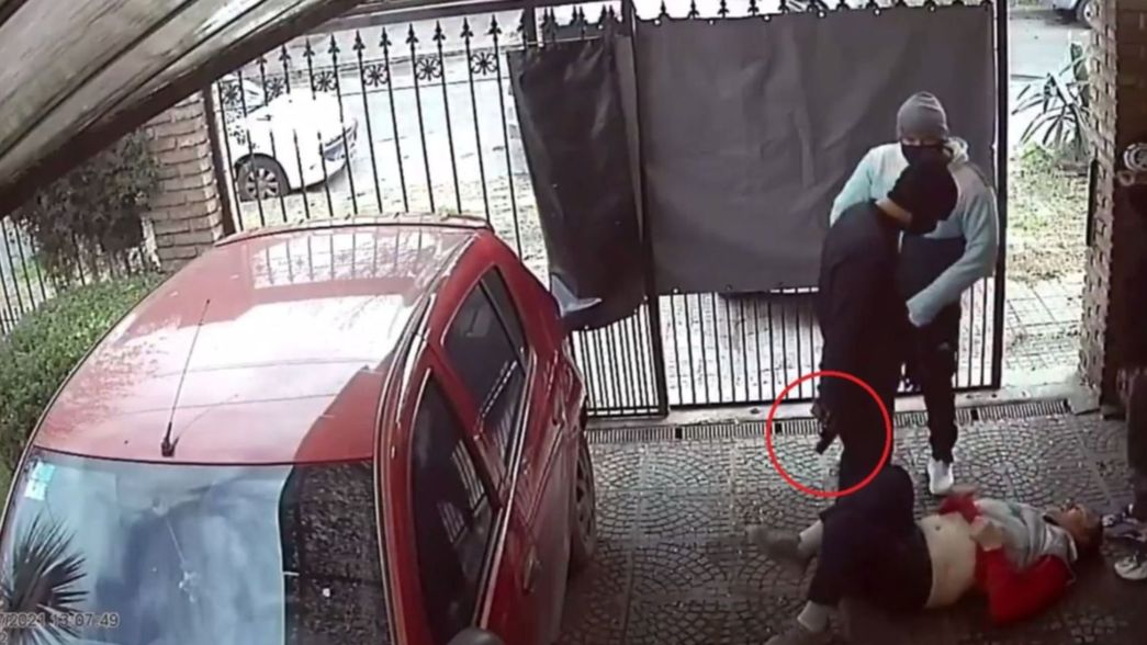 VIDEO: Así fue la violenta entradera en una casa a metros de Parque Castelli