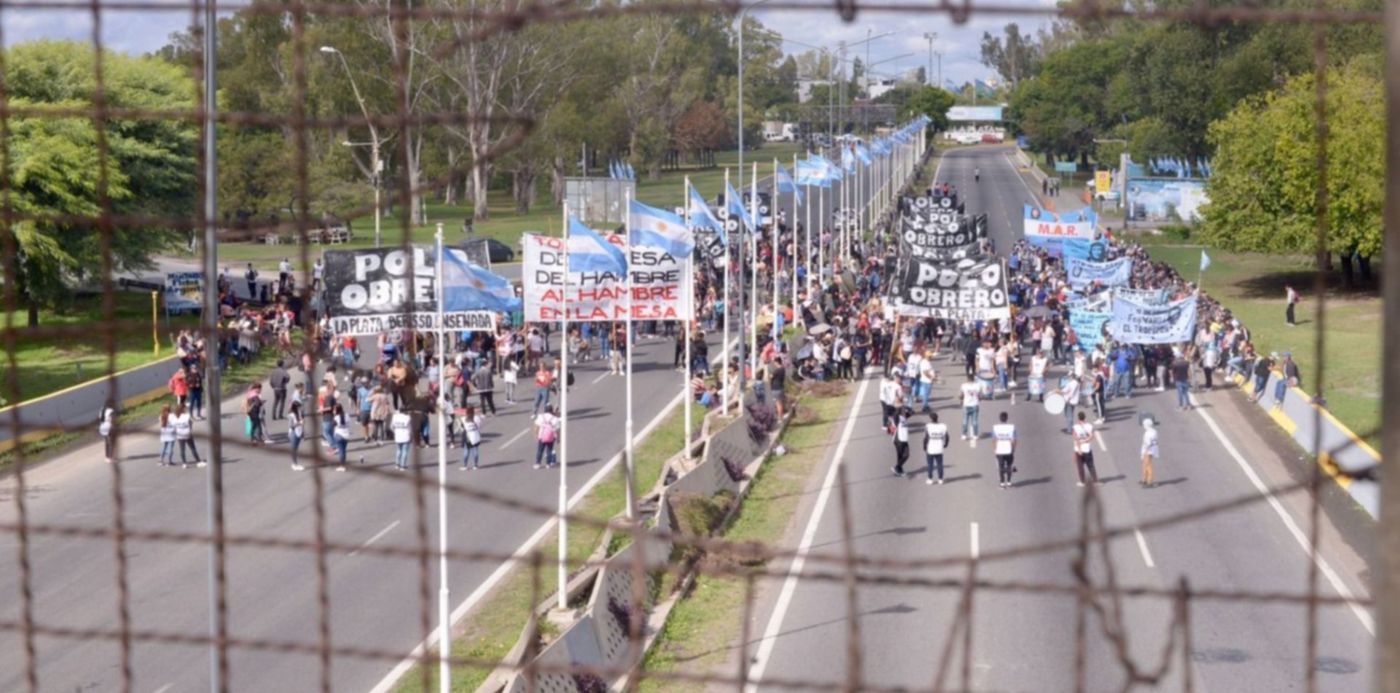 Corte subida Autopista La Plata-Buenos Aires
