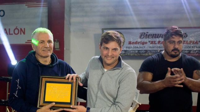 ?latigo? coggi visito la plata y participo de una noche solidaria de boxeo