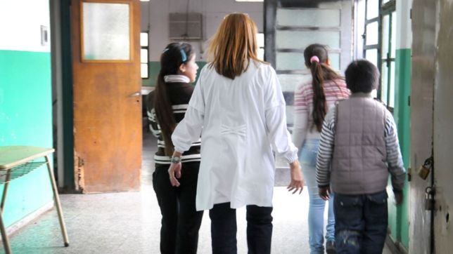 el gobierno y los cinco gremios docentes acordaron un aumento anual del 114%