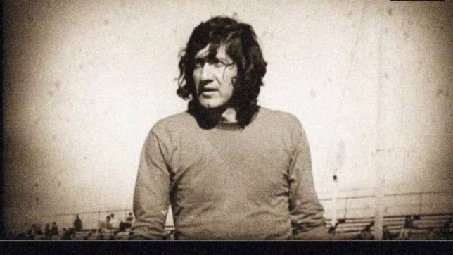 llega la centro cultural islas malvinas un documental sobre el trinche carlovich, leyenda del futbol argentino