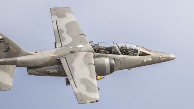 estos son los aviones de guerra que sobrevolaron la ciudad y alertaron a los platenses