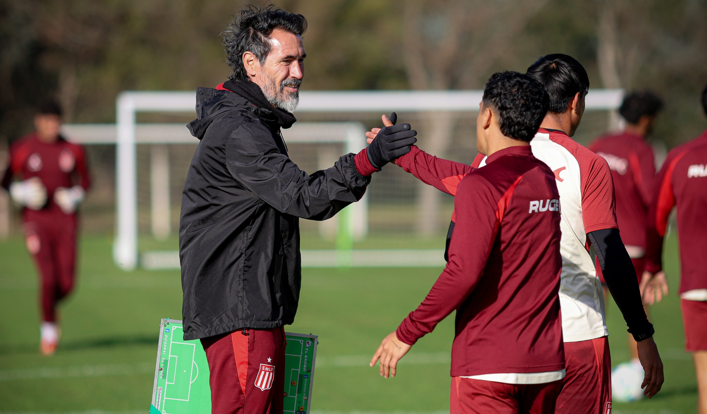 Eduardo Domínguez quiere seguir en la senda de triunfos ante Racing Eduardo Domínguez quiere seguir en la senda de triunfos ante Racing