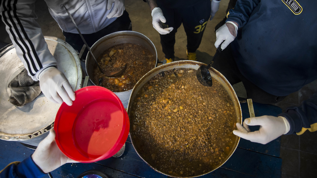 revelan que los comedores de la plata estan en crisis por la falta de alimentos basicos