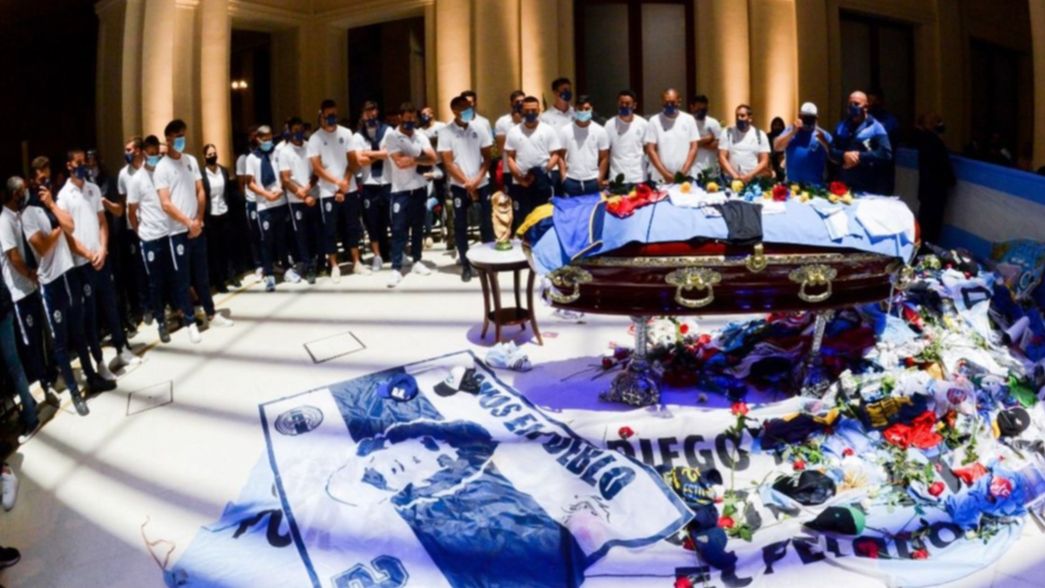 El plantel de Gimnasia despidió a su DT en Casa Rosada