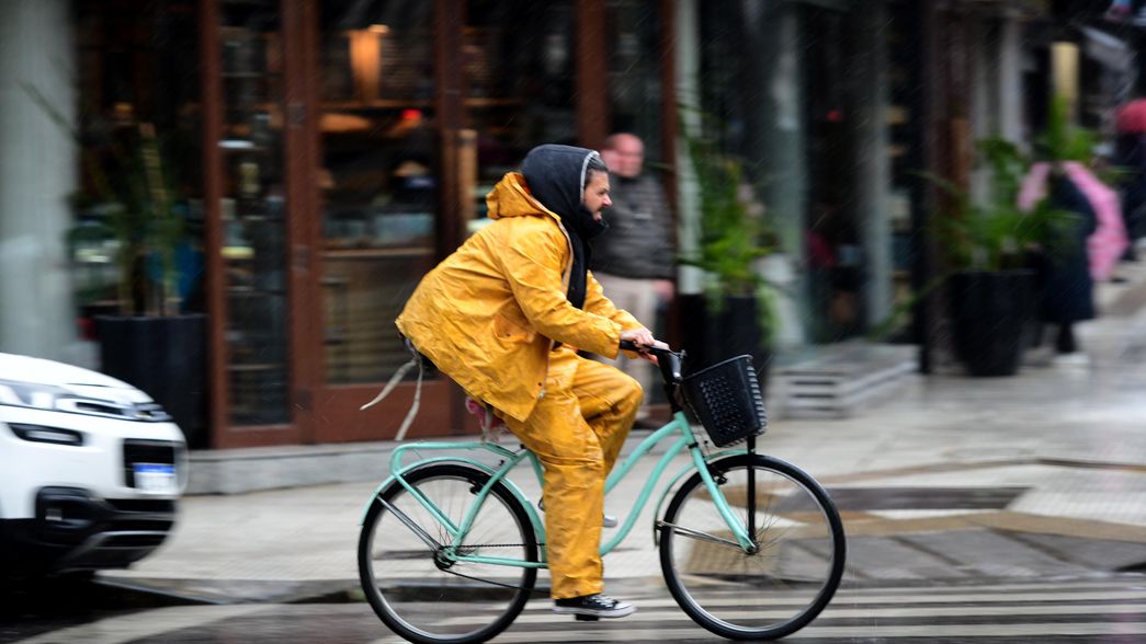 Vientos, mucha agua y chances de granizo: ¿cómo se espera que sean las tormentas en La Plata?