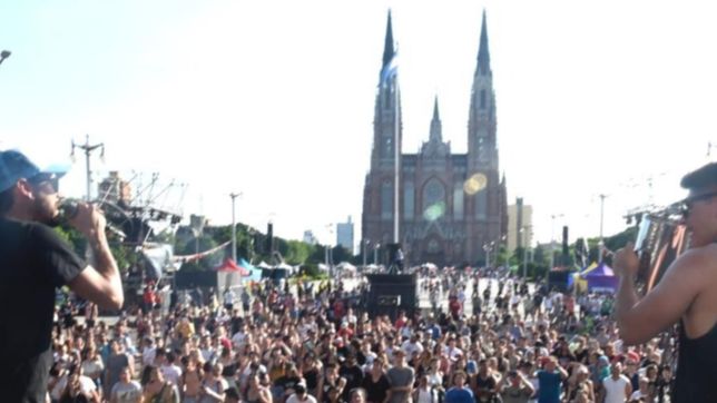 convocan a artistas locales para participar del aniversario de la plata