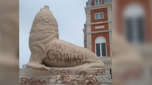 gimnasia salio al cruce de los hinchas que pintaron el lobo marino de mar del plata