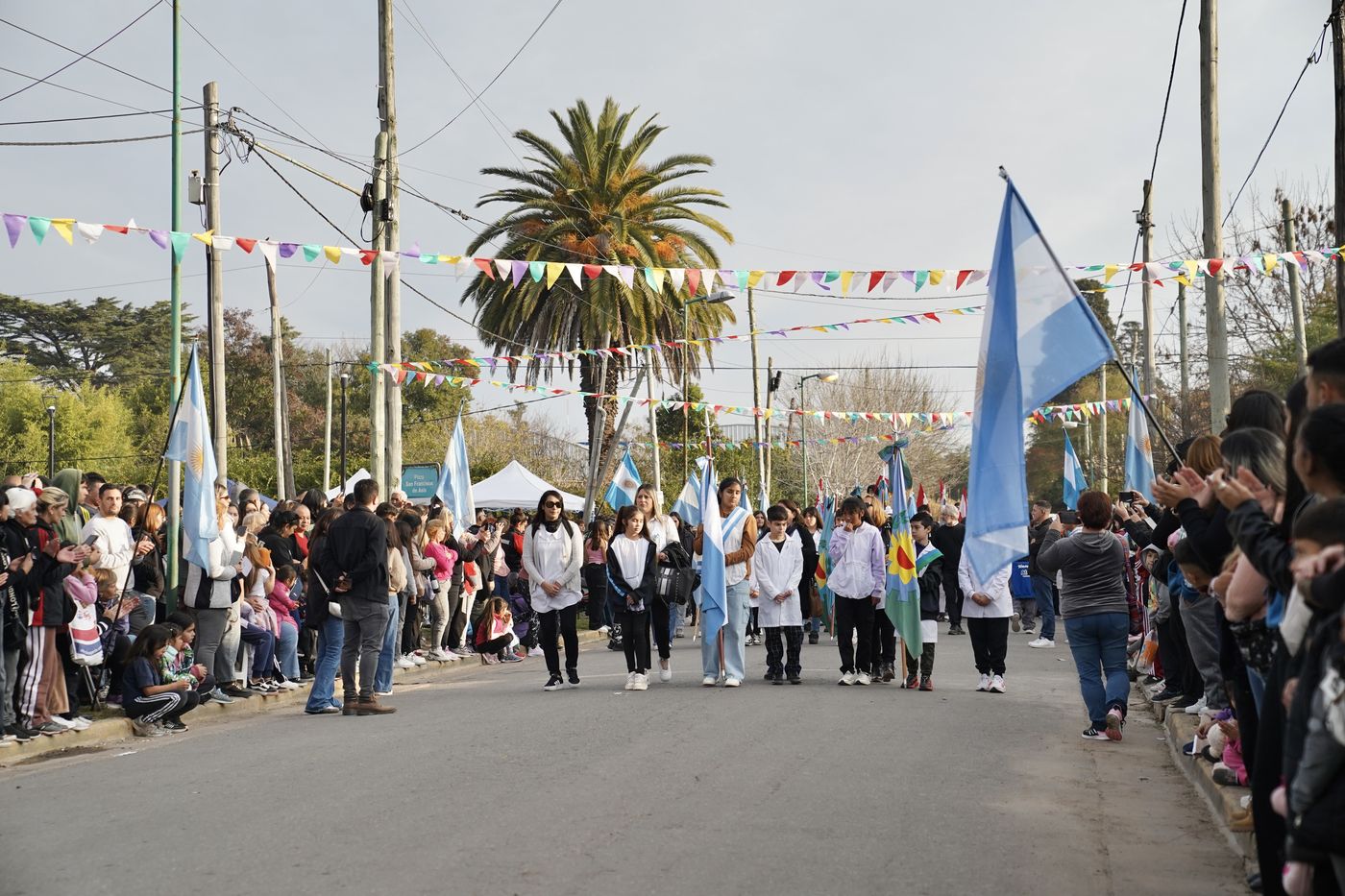 El aniversario de Melchor Romero se festejó con música y un gran desfile.