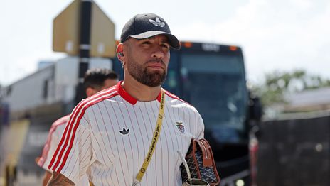 Otamendi firmó con River y visitará el Bosque jugando contra Gimnasia Otamendi firmó con River y visitará el Bosque jugando contra Gimnasia