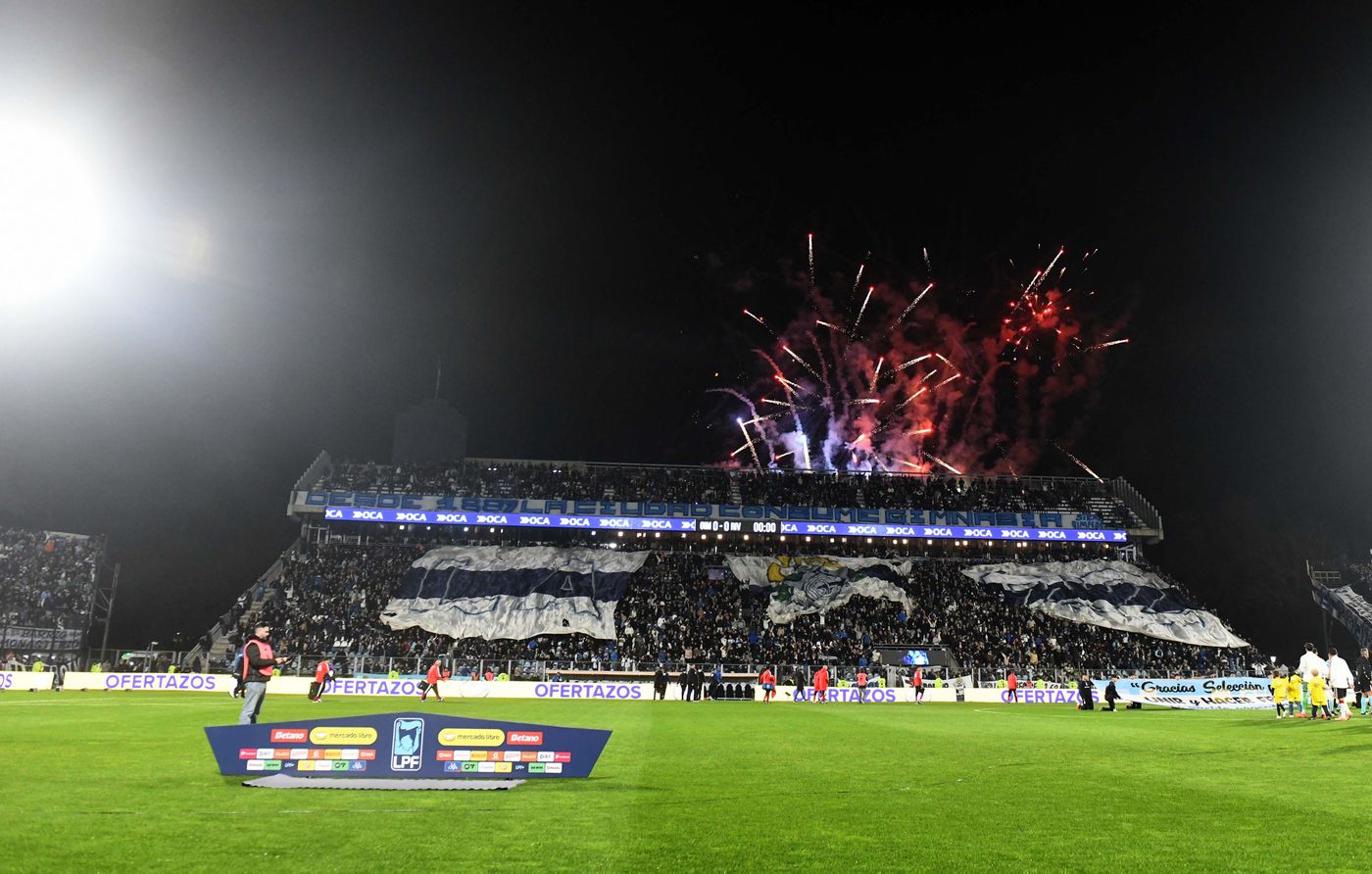 La nueva pantalla LED en la cancha de Gimnasia.