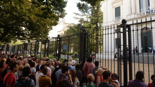 los bancarios haran un paro de dos horas este lunes por el crimen de un cajero