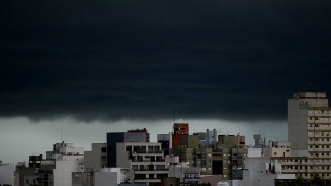 ¿a que hora llegaran las tormentas mas fuertes a la plata y la region?