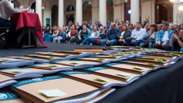 entregaron legajos reparados de victimas del terrorismo de estado del liceo mercante