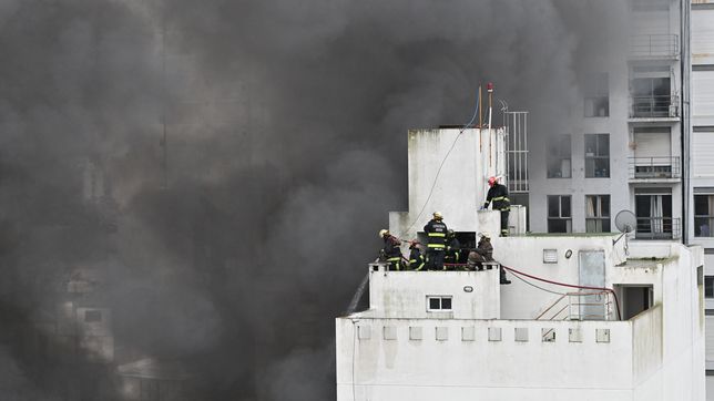 ¿como sigue el operativo en el lugar del incendio y cuando podran volver los vecinos a sus casas?