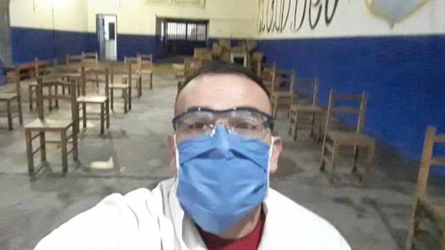 la historia del medico que recibio la emocionante bienvenida tras ganarle al covid-19