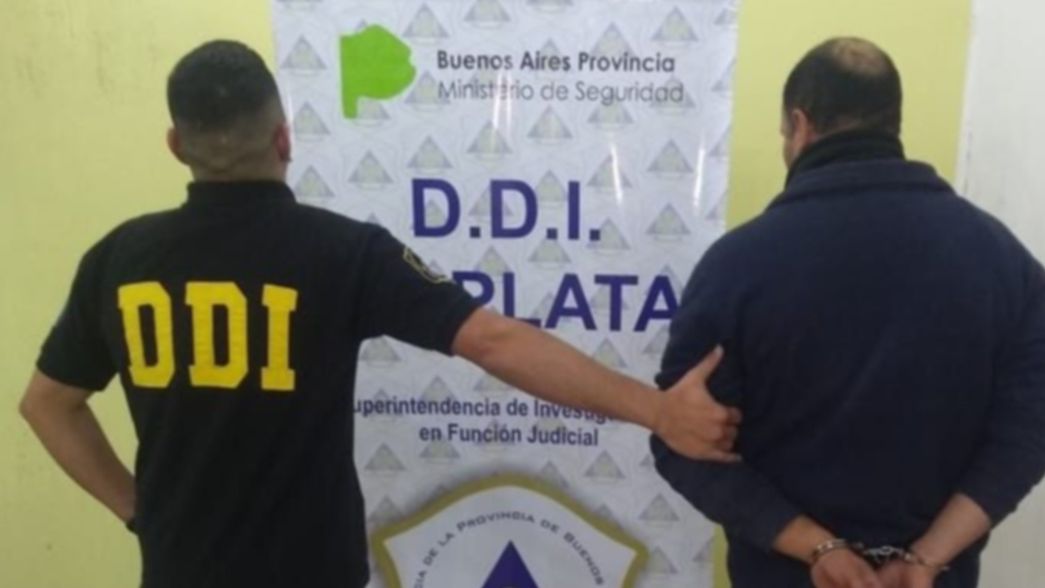 Abusó de sus hijas en Los Hornos, lo filmó y compartió los videos por WhatsApp