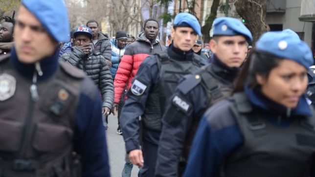 nuevos operativos para evitar la venta ambulante en el centro de la plata