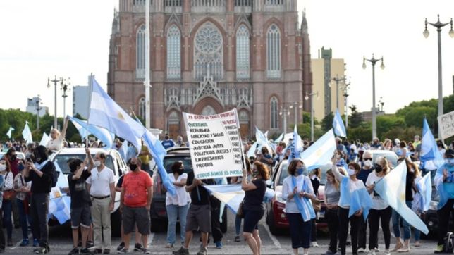 la plata fue epicentro de un nuevo banderazo en contra del gobierno nacional