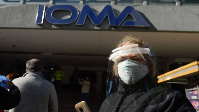 afiliados de ioma marcharan en la plata para exigir una solucion al conflicto con la amp