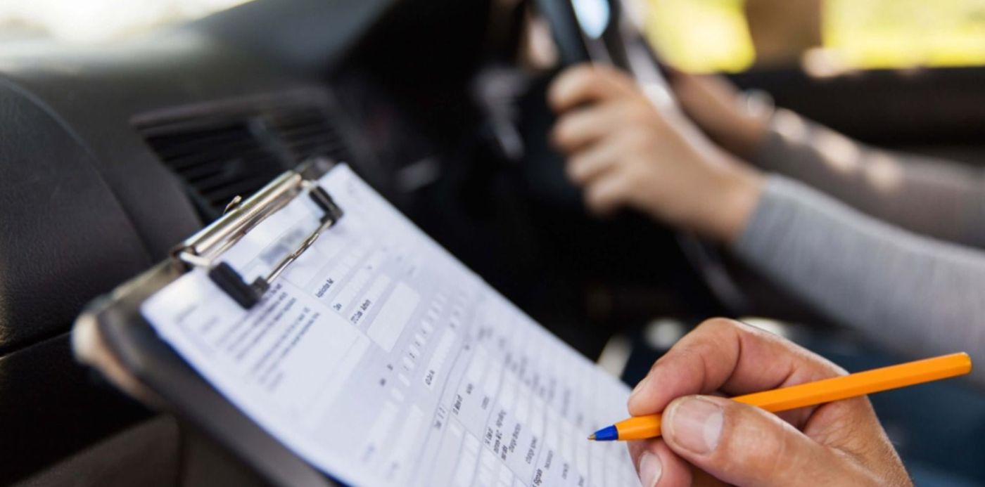 Escuela academia manejo conducir