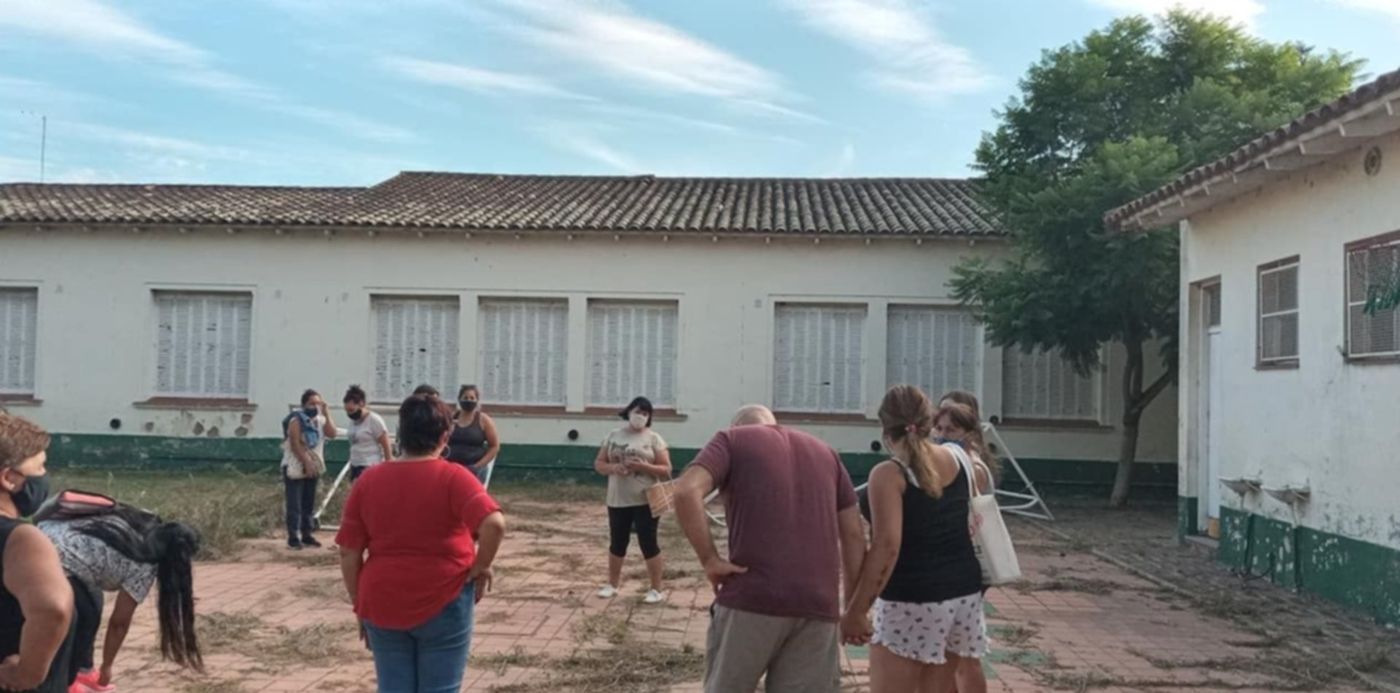Escuela 61 de Etcheverry